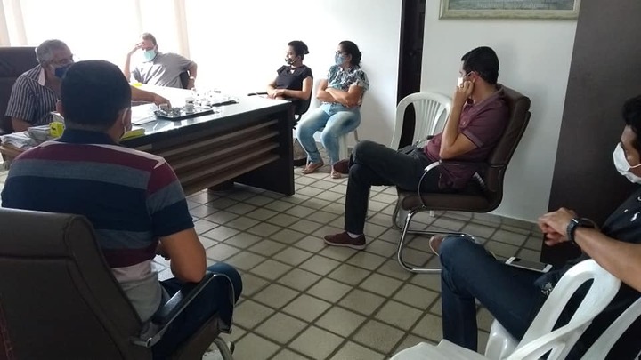 O Comitê de Crise de enfrentamento da emergência em Saúde pública decorrente da pandemia do Covid-19 de Juarez Távora realiza reunião para tomar novas medidas.