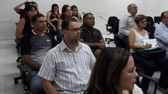 Juarez Távora participa da apresentação do projeto "Família que Acolhe" desenvolvido pelas Promotorias de Alagoa Grande e Esperança.