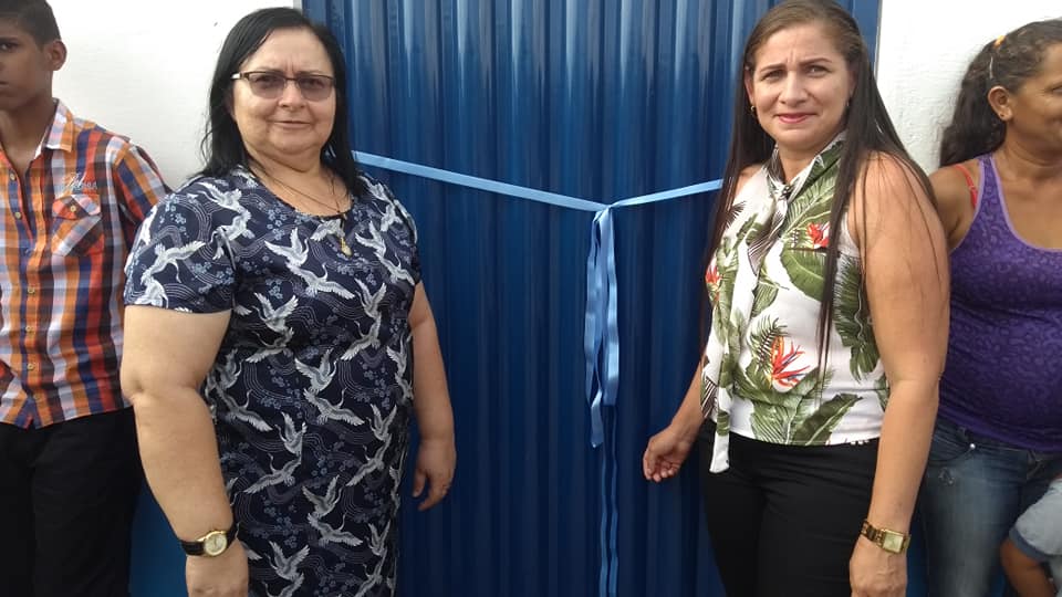 A Prefeita Ana de Nal entrega à população do Sítio Caxeiro a Escola Nossa Senhora da Conceição, reformada e ampliada.