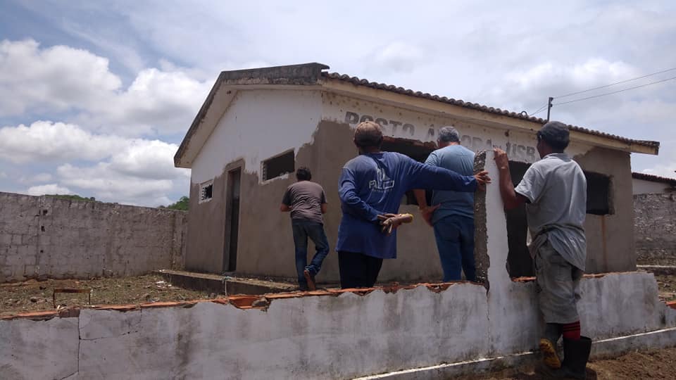 O Secretário de Infraestrutura, Valdir Justino acompanha vistoria no Posto Âncora do Sítio Calixto.