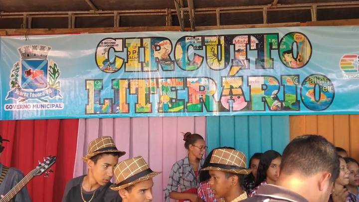 O 2° dia de apresentações do VI Circuito Literário em Juarez Távora entusiasma o público com o projeto Nas Ondas da Leitura e homenagens a Jackson do Pandeiro.