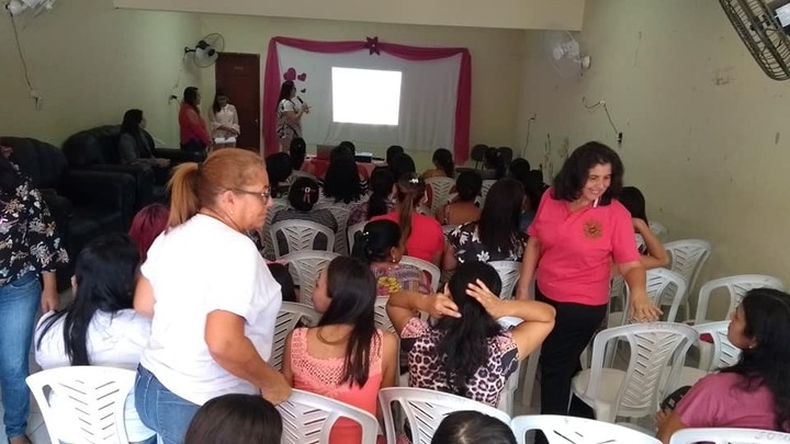 Secretaria de Assistência Social de Juarez Távora realiza palestra sobre o Outubro Rosa e faz entrega de kits enxovais para grávidas.