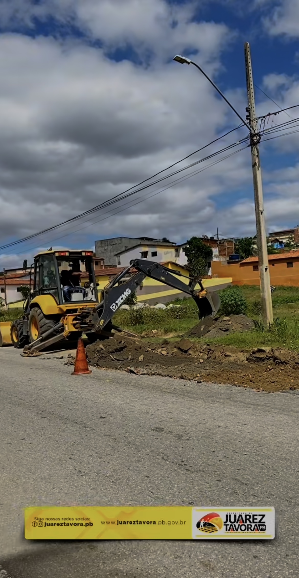 DER realiza reparos no asfalto da PB 079